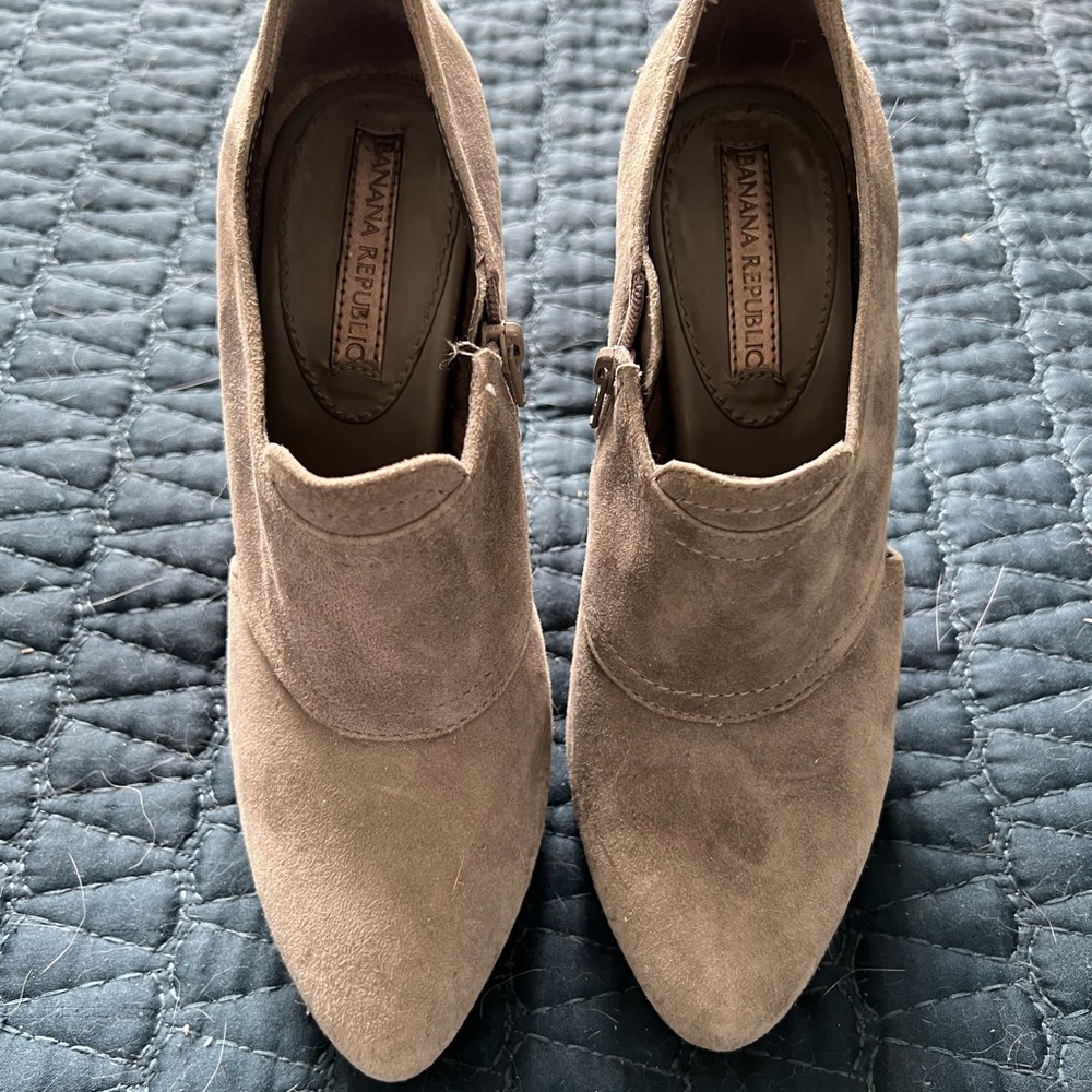 Banana Republic Grey Suede Booties